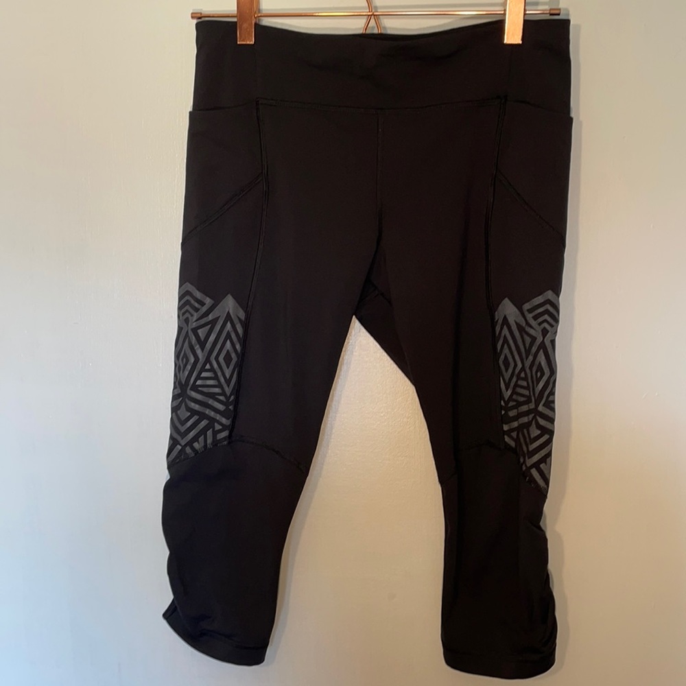 Lululemon crop black pants. Size 8